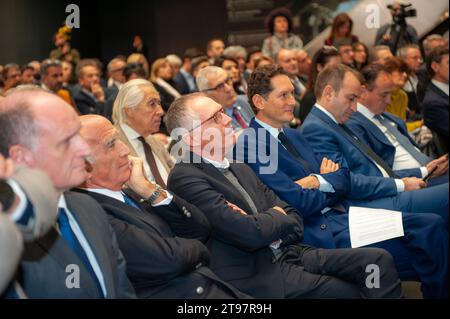 Turin (Italie) 11/23/2023 John Elkann (Stellantis), Carlos Tavares (Stellantis), Alberto Cirio (Piémont), Stefano Lo Russo (ville de Turin) Banque D'Images