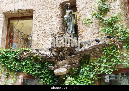 Figueres, Espagne - 13 mai 2023 : Musée du Théâtre de Salvador Dali à Figueres. Banque D'Images