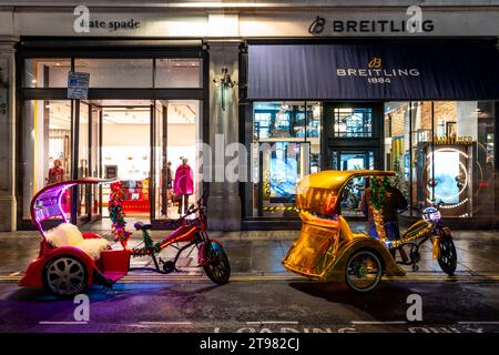 Pedicabs colorés à Regent Street, Londres, Royaume-Uni Banque D'Images