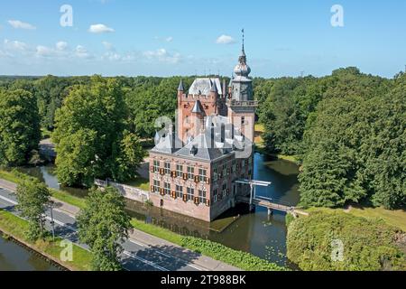 Antenne du château de Nijenrode sur la rivière Vecht aux pays-Bas Banque D'Images