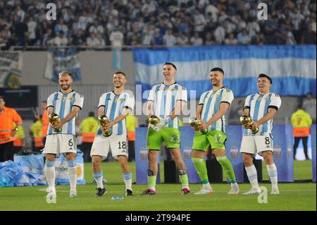 Buenos Aires, Argentine. 23 mars 2023.Pezzella, Rodriguez, Martinez, Rulli et Acuña font des blagues sur la coupe du monde en Argentine vs Panama. Banque D'Images