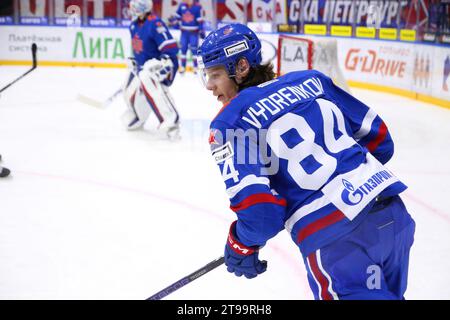 Saint-Pétersbourg, Russie. 23 novembre 2023. Ivan Vydrenkov (84), joueur du club de hockey SKA, vu en action lors de la Ligue de hockey Kontinental, saison régulière KHL 2023 - 2024 entre SKA Saint-Pétersbourg et Spartak Moscou au Palais des sports de glace. (Score final ; SKA Saint-Pétersbourg 3:2 Spartak Moscou) crédit : SOPA Images Limited/Alamy Live News Banque D'Images