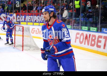 Saint-Pétersbourg, Russie. 23 novembre 2023. Andrei Chivilyov (92), joueur du club de hockey SKA, vu en action lors de la Ligue de hockey Kontinental, saison régulière KHL 2023 - 2024 entre SKA Saint-Pétersbourg et Spartak Moscou au Palais des sports de glace. (Score final ; SKA Saint-Pétersbourg 3:2 Spartak Moscou) crédit : SOPA Images Limited/Alamy Live News Banque D'Images