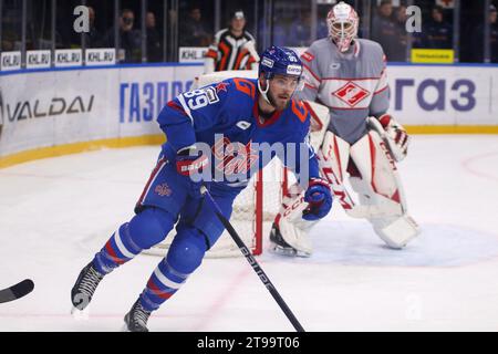 Saint-Pétersbourg, Russie. 23 novembre 2023. Joueur du club de hockey SKA, Alexander Galchenyuk (89) vu en action lors de la Ligue de hockey Kontinental, saison régulière KHL 2023 - 2024 entre SKA Saint-Pétersbourg et Spartak Moscou au Palais des sports de glace. (Score final ; SKA Saint-Pétersbourg 3:2 Spartak Moscou) (photo Maksim Konstantinov/SOPA Images/Sipa USA) crédit : SIPA USA/Alamy Live News Banque D'Images