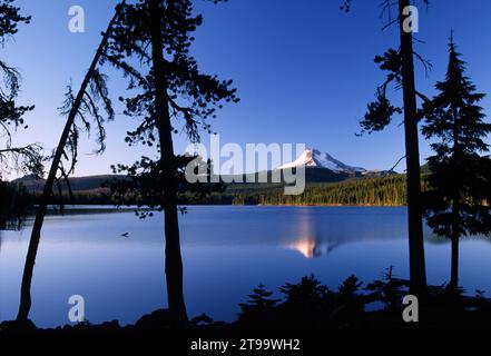 Mt Jefferson Olallie & Lake, Lac Olallie Scenic Area, Mt Hood National Forest, Virginia Banque D'Images