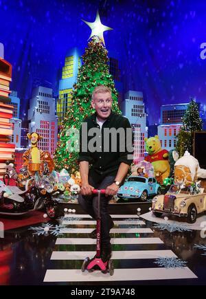 Animateur du Late Late Show Patrick Kielty lors du dévoilement du thème et du décor du Late Late Toy Show, aux studios RTE à Dublin. Date de la photo : mercredi 22 novembre 2023. Banque D'Images