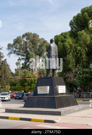 Nicosie, (Lefkosia, Lefkosa), Chypre du Nord- 24 octobre 2023 : statue de Mustafa Kemal Ataturk Banque D'Images