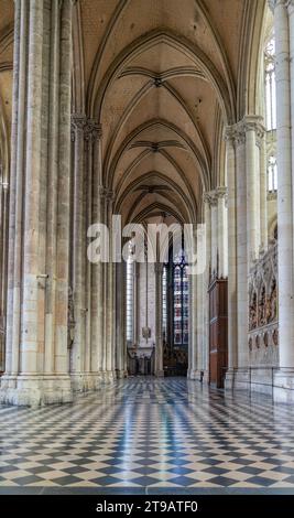 Paysage à l'intérieur de la cathédrale d'Amiens à Amiens, une ville et commune dans le nord de la France. Elle est la capitale du département de la somme dans la région des hauts Banque D'Images