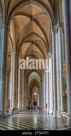 Paysage à l'intérieur de la cathédrale d'Amiens à Amiens, une ville et commune dans le nord de la France. Elle est la capitale du département de la somme dans la région des hauts Banque D'Images