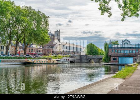 Impression d'Amiens, ville et commune du nord de la France. Elle est la capitale du département de la somme dans la région des hauts-de-France Banque D'Images