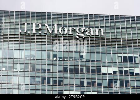 Le siège européen de JP Morgan Chase, situé au 25 Bank Street, Canary Wharf, a été conçu par César Pelli & Associates Architects. JP Morgan Chase Banque D'Images
