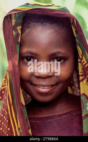 Tanzanie, Portrait d'une fille. Banque D'Images
