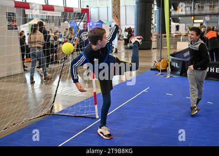 Brno, République tchèque. 24 novembre 2023. La vie ! Festival des sports, danses et divertissements au Centre des expositions de Brno, République tchèque, 24 novembre 2023. Crédit : Vaclav Salek/CTK photo/Alamy Live News Banque D'Images