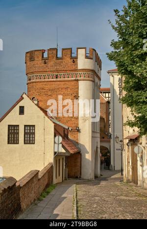 Porte du pont (Brama Mostowa) à Toruń, Kujawsko-Pomorskie, Pologne Banque D'Images