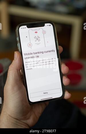 Des milliers de clients HSBC au Royaume-Uni n'ont pas pu accéder aux services bancaires en ligne le Black Friday, 24 novembre 23, lectures d'écran, services bancaires mobiles indisponibles Banque D'Images