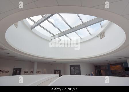 Circular Rooflight, Skylight ou Roof Window, Museum of Liverpool (2011), conçu par 3XN Architects, sur la Pier Head, Liverpool Banque D'Images