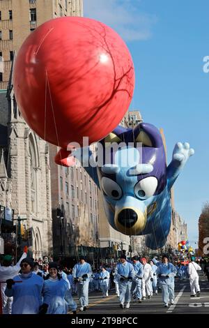 Vereinigte Staaten. 23 novembre 2023. New York, États-Unis, 23 novembre 2023 - Balloons au défilé du jour de Thanksgiving de Macys 2023 le 23 novembre 2023 à New York crédit : Giada Papini Rampelotto/EuropaNewswire/dpa/Alamy Live News Banque D'Images