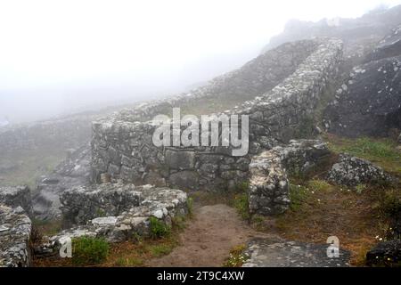 Castro de Santa Tecla enveloppé de brume. La Guardia, Pontevedra, Galice, Espagne. Banque D'Images