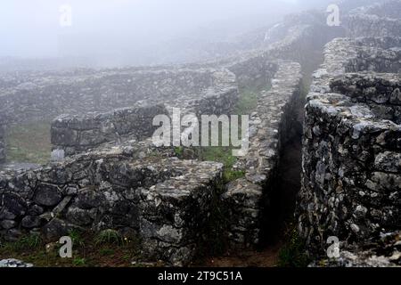 Castro de Santa Tecla enveloppé de brume. La Guardia, Pontevedra, Galice, Espagne. Banque D'Images