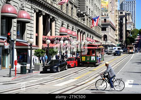 San Francisco, CA, États-Unis - 25 juillet 2023 : Union Square, les quartiers commerçants les plus populaires de San Francisco. Banque D'Images