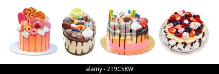 Ensemble de beaux gâteaux multicolores lumineux avec des bonbons, du chocolat et des baies isolés sur fond blanc png. Banque D'Images