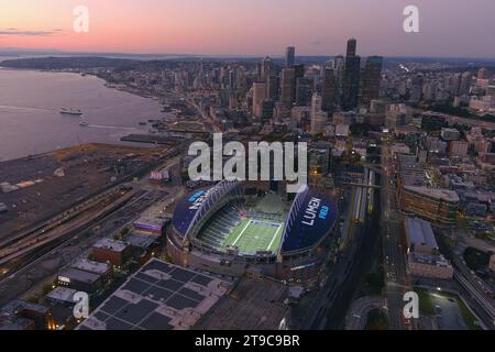 Une vue aérienne générale du Lumen Field, jeudi 26 octobre 2023, à Seattle. Banque D'Images