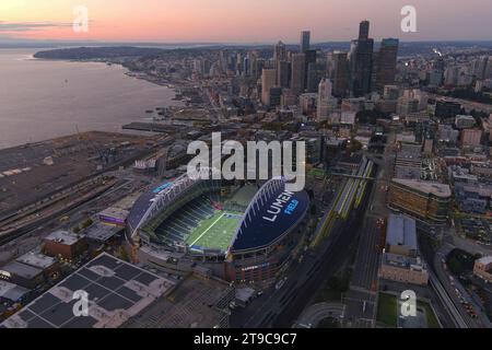 Une vue aérienne générale du Lumen Field, jeudi 26 octobre 2023, à Seattle. Banque D'Images