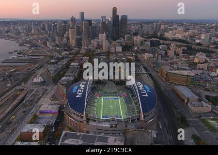 Une vue aérienne générale du Lumen Field, jeudi 26 octobre 2023, à Seattle. Banque D'Images