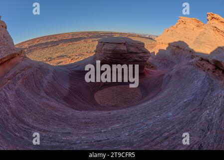 La crête rocheuse ouest de la New Wave le long de la Beehive Trail dans le Glen Canyon Recreation Area près de page Arizona. Banque D'Images