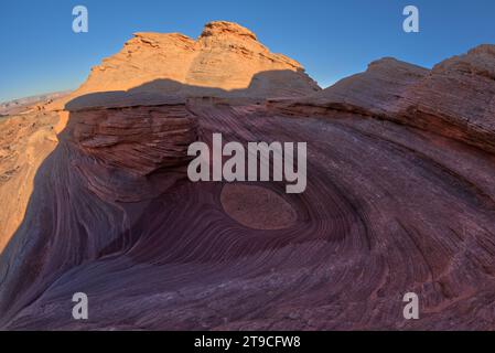 La crête rocheuse ouest de la New Wave le long de la Beehive Trail dans le Glen Canyon Recreation Area près de page Arizona. Banque D'Images