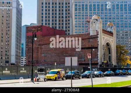 Bâtiment Gap devant le National Theater en cours de rénovation à Detroit, États-Unis Banque D'Images