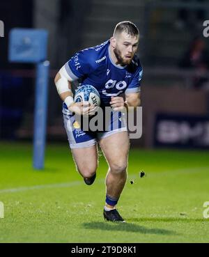 24 novembre 2023 ; AJ Bell Stadium, Salford, Lancashire, Angleterre; Gallagher Premiership Rugby, sale Sharks versus Bath ; Luke Cowan-Dickie de sale Sharks avec le ballon Banque D'Images