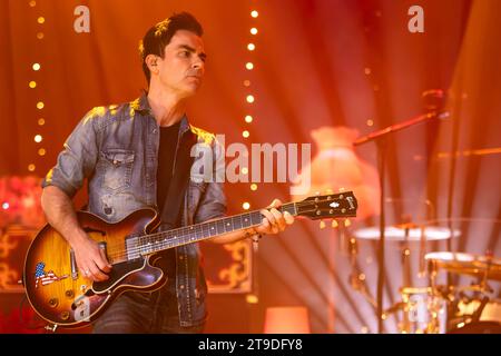 Bexhill , Royaume-Uni. Vendredi 24 novembre 2023 Kelly Jones de Far From Saints se produit au Pavillon de la Warr © Jason Richardson / Alamy Live News Banque D'Images