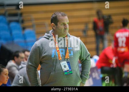 Santander, Espagne. 24 novembre 2023. L'entraîneur argentin Eduardo Gabriel Gallardo lors de la 1e Journée du Tournoi international féminin d'Espagne 2023 entre l'Argentine et la Serbie, le 24 novembre 2023, au Palais des Sports de Santander, à Santander, en Espagne. (Photo Alberto Brevers/Pacific Press) crédit : Pacific Press Media production Corp./Alamy Live News Banque D'Images