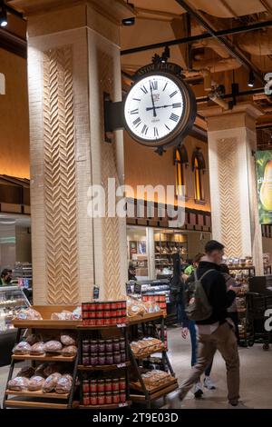 Wegmans Food Market a ouvert ses portes en octobre 2023 à Astor place à New York, aux États-Unis Banque D'Images