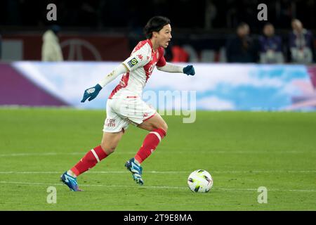 Paris, France. 24 novembre 2023. Takumi Minamino de Monaco lors du match de championnat de France de Ligue 1 entre le Paris Saint-Germain et L'AS Monaco le 24 novembre 2023 au Parc des Princes à Paris, France - photo Jean Catuffe/DPPI crédit : DPPI Media/Alamy Live News Banque D'Images