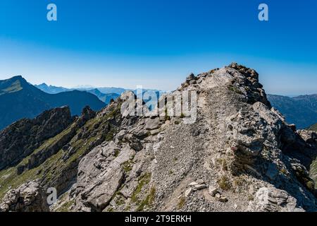 Visite de montagne difficile via la via ferrata de Mindelheim depuis Mittelberg Kleinwalsertal dans les Alpes Allgau Banque D'Images
