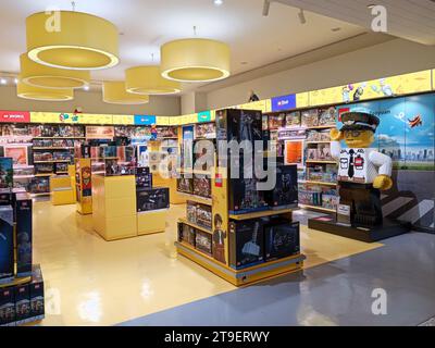 Taipei, Taiwan - 18 novembre 2023 : magasin LEGO dans le terminal de départ de l'aéroport international de Taoyuan situé à Taipei, Taiwan. Banque D'Images