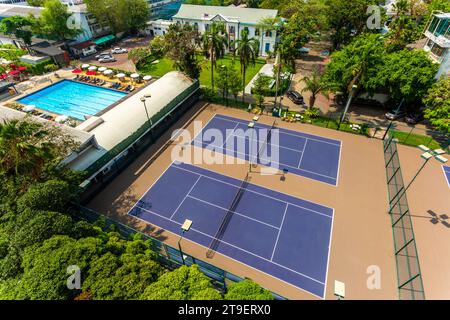 Bangkok, Thaïlande - 11 février 2020 : vue des courts de tennis du British Club situé à Bangkok, Thaïlande. Banque D'Images