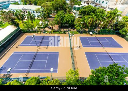 Bangkok, Thaïlande - 11 février 2020 : vue des courts de tennis du British Club situé à Bangkok, Thaïlande. Banque D'Images