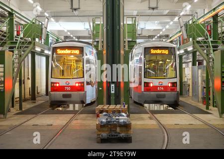 Wien, Straßenbahnremise Floridsdorf der Wiener Linien // Vienne, tramway dépôt Floridsdorf Banque D'Images