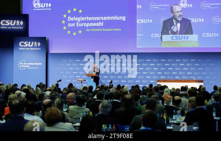 Nuremberg, Allemagne. 25 novembre 2023. Manfred Weber, président du PPE et candidat désigné de la CSU en tête des élections européennes, intervient lors de la réunion des délégués de la CSU pour les élections européennes. Crédit : Daniel Karmann/dpa/Alamy Live News Banque D'Images