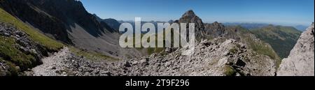 Visite de montagne difficile via la via ferrata de Mindelheim depuis Mittelberg Kleinwalsertal dans les Alpes Allgau Banque D'Images