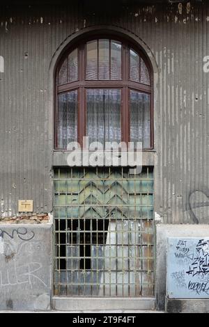 Budapest, Wohnhaus Saletrom utca 6 // Budapest, Appartement particulier Saletrom utca 6 Banque D'Images