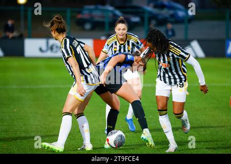 Biella, Italie. 19 novembre 2023. Biella, Italie, 19 novembre 2023 : ELISA Polli (9) Inter lutte pour le ballon lors du match Juventus vs Inter (Marangon Andrea/SPP) crédit : SPP Sport Press photo. /Alamy Live News Banque D'Images