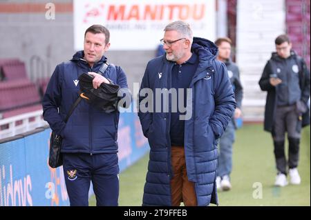 Parc Tynecastle. Edimbourg. Écosse, Royaume-Uni. 25 novembre 2023. Pendant le match de Cinch Premiership entre Hearts et St Johnstone, Craig Levin, ancien Manager Hearts, et Andy Kirk, son assistant, arrivent à Tynecastle (crédit image : Alamy Live News/David Mollison ) crédit : David Mollison/Alamy Live News Banque D'Images