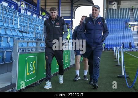 Portsmouth, Royaume-Uni. 25 novembre 2023. Daniel Grimshaw #32 de Blackpool arrive devant le match Sky Bet League 1 Portsmouth vs Blackpool à Fratton Park, Portsmouth, Royaume-Uni, le 25 novembre 2023 (photo de Gareth Evans/News Images) à Portsmouth, Royaume-Uni le 11/25/2023. (Photo Gareth Evans/News Images/Sipa USA) crédit : SIPA USA/Alamy Live News Banque D'Images