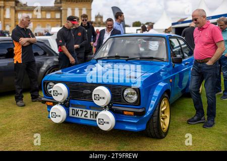 La voiture de rallye MST Ford Escort Mk2 exposée au salon privé Concours d’Elégance qui s’est tenu au Palais de Blenheim. Banque D'Images