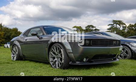 2013 Dodge Challenger R/T, exposé au salon privé Concours d’Elégance qui s’est tenu au Palais de Blenheim. Banque D'Images