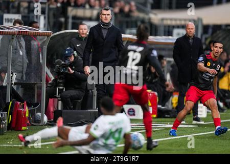 Rotterdam, pays-Bas. 25 novembre 2023. Rotterdam - entraîneur de sbv Excelsior Marinus Dijkhuizen lors du match entre Excelsior et Feyenoord à Van Donge & de Roo Stadion le 25 novembre 2023 à Rotterdam, pays-Bas. Crédit : photos boîte à boîte/Alamy Live News Banque D'Images